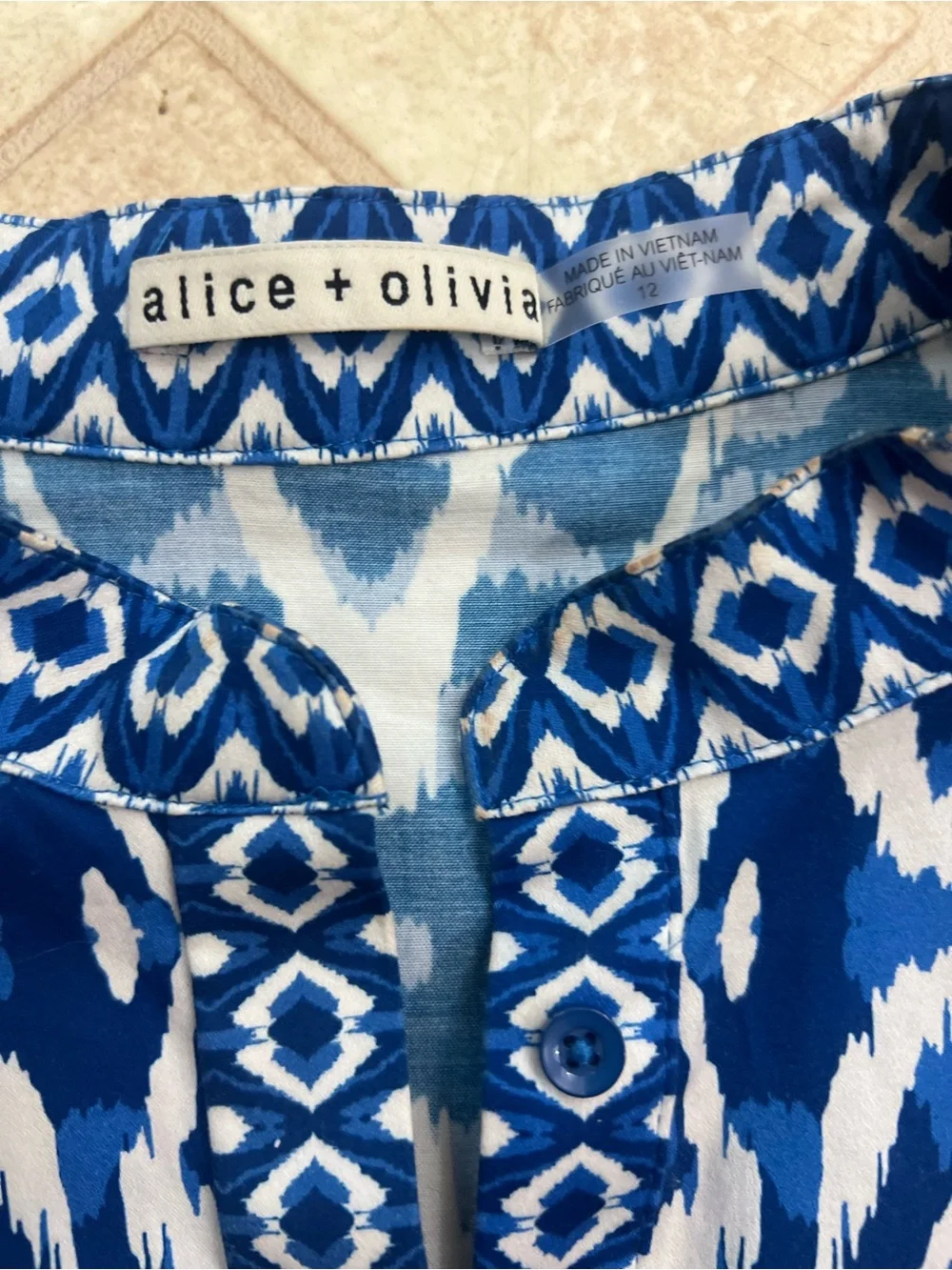 Alice + Olivia Lucy Roll Sleeve Ikat Mini Belted Shirtdress Size 12 - Picture 9 of 10